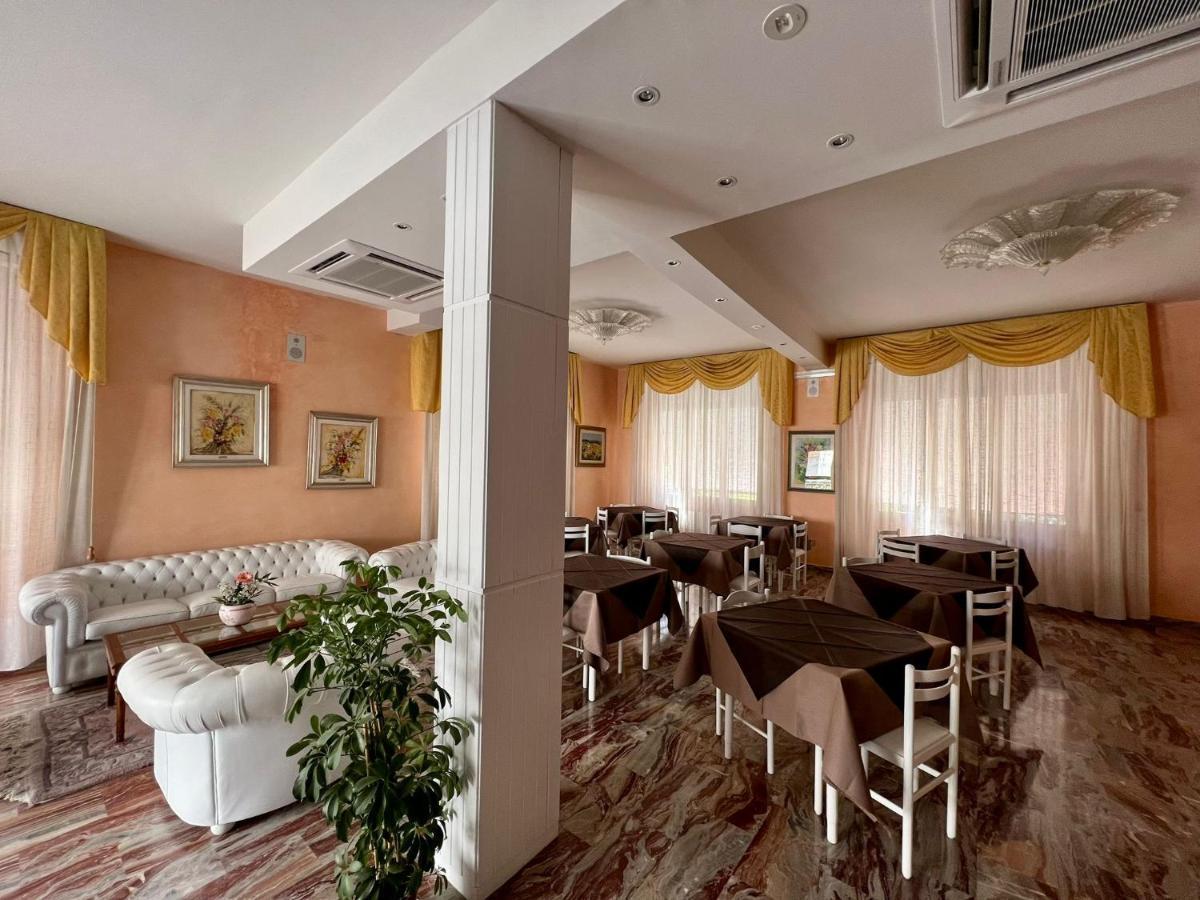 Hotel Marvin Sant'Albino ภายนอก รูปภาพ