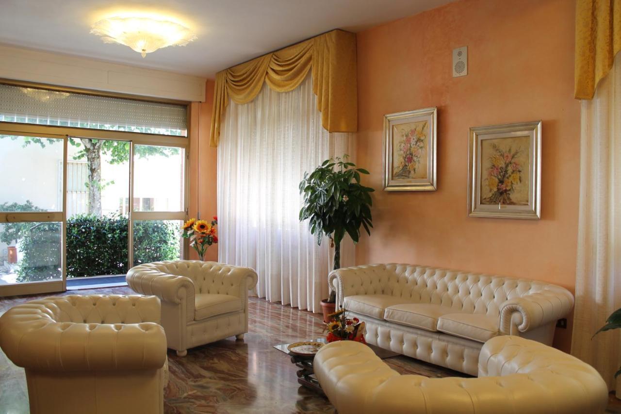 Hotel Marvin Sant'Albino ภายนอก รูปภาพ